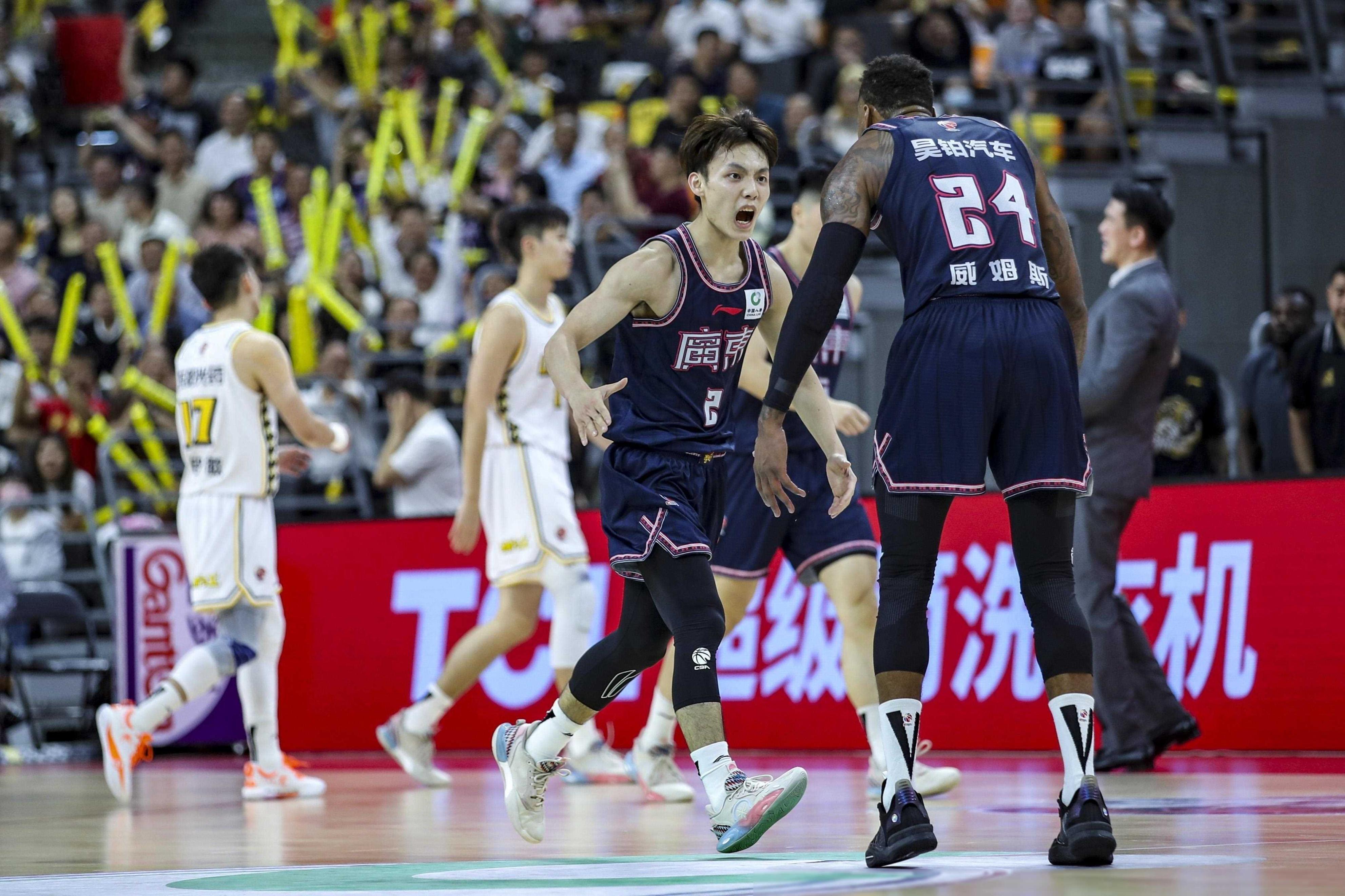 CBA常规赛赛程吃紧，圣安东尼奥马刺今晨外线爆发，媒体盛赞，球队文化再被提及的简单介绍