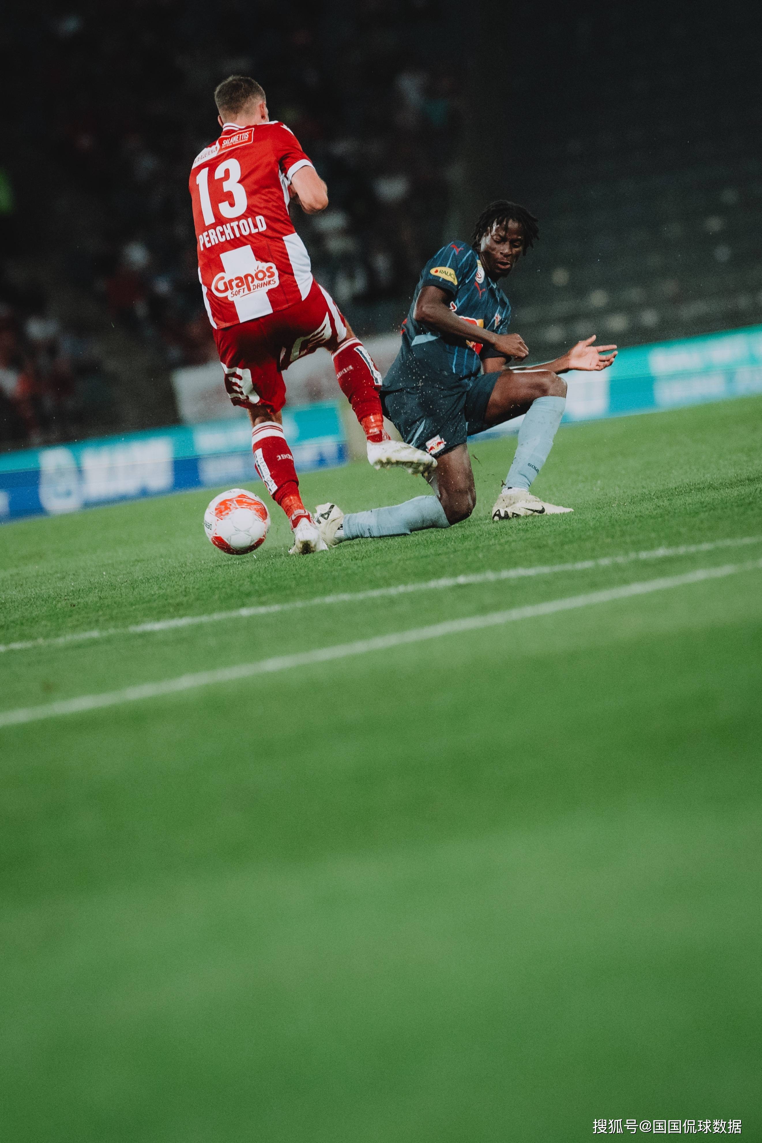 费耶诺德赛后队长鼓劲，志在法国杯名次提升，引发热议，资深球员宣示担当的简单介绍