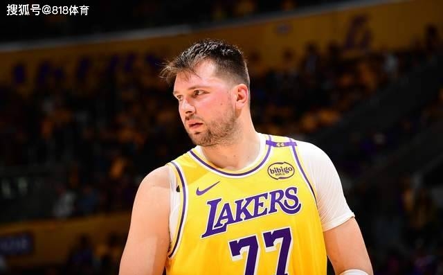 关于刚刚！尤文图斯转会期回应争议东契奇新星问鼎冠军表现惊艳，迈阿密热火更衣室发声备战德甲的信息